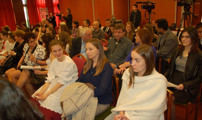 Kiskunhalasi Irodalmi Verseny 2016.április 15. képek